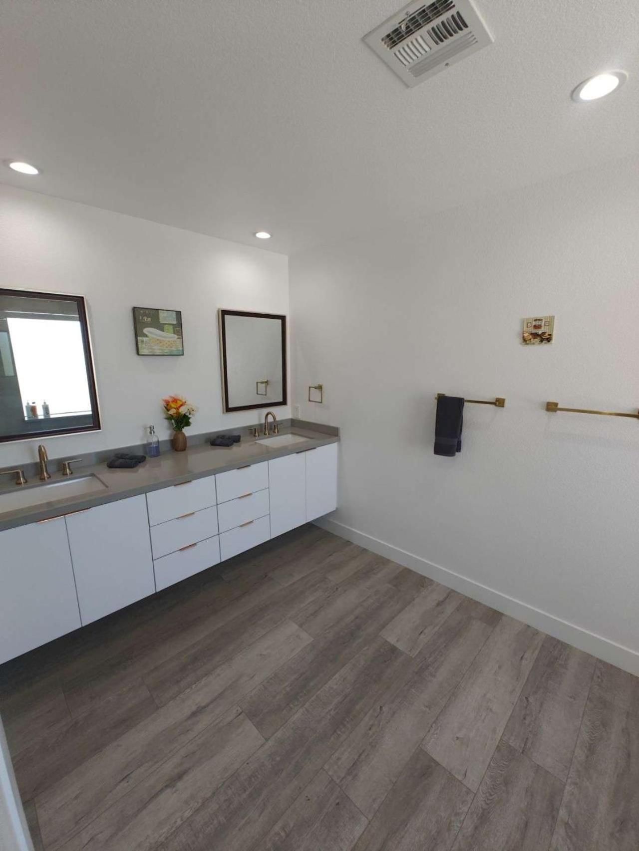 The Strip Is Just Around The Corner! Newly Renovated Luxury Modern Minimalist Villa With Large Pool! Las Vegas Exteriér fotografie