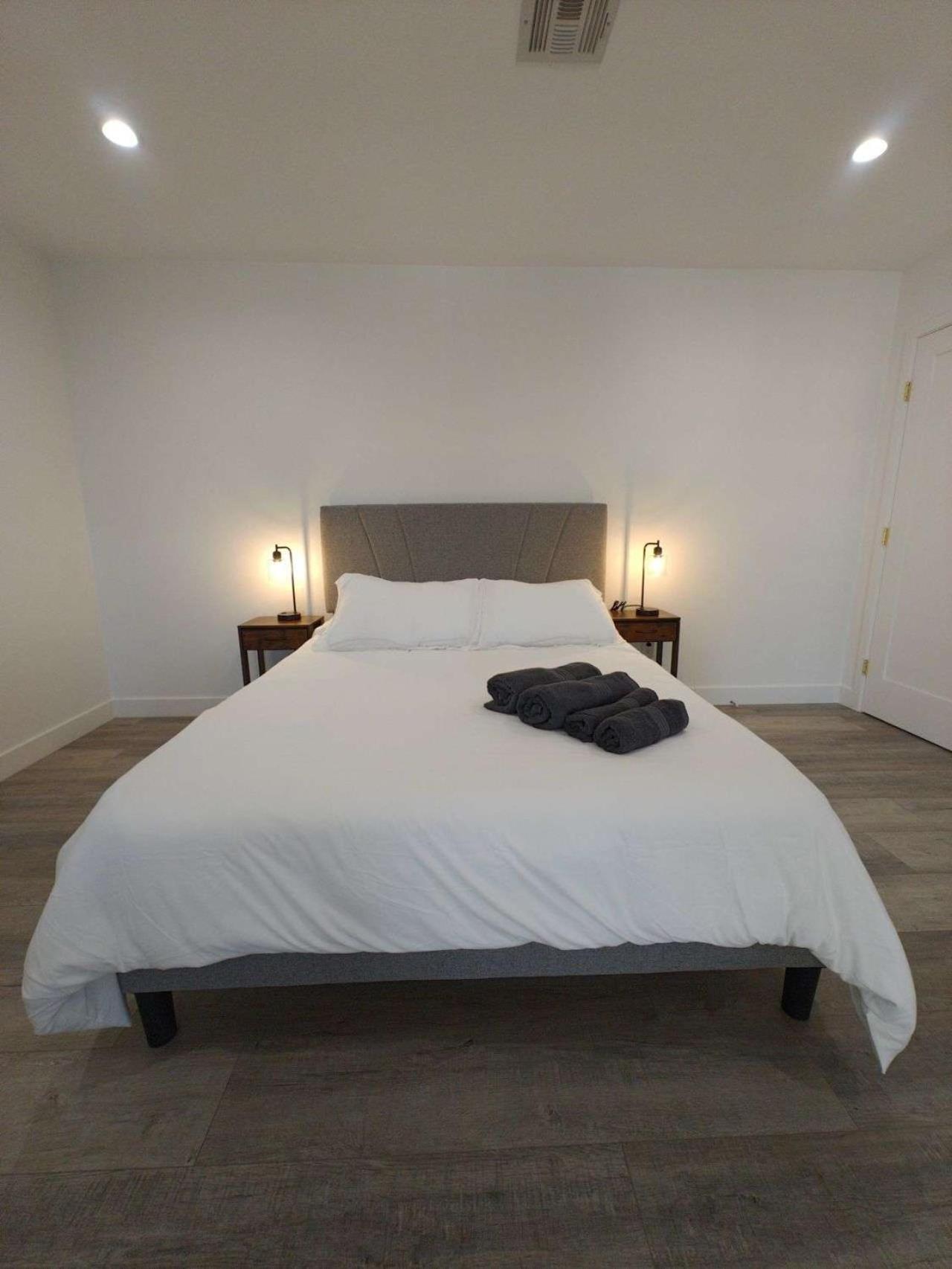 The Strip Is Just Around The Corner! Newly Renovated Luxury Modern Minimalist Villa With Large Pool! Las Vegas Exteriér fotografie